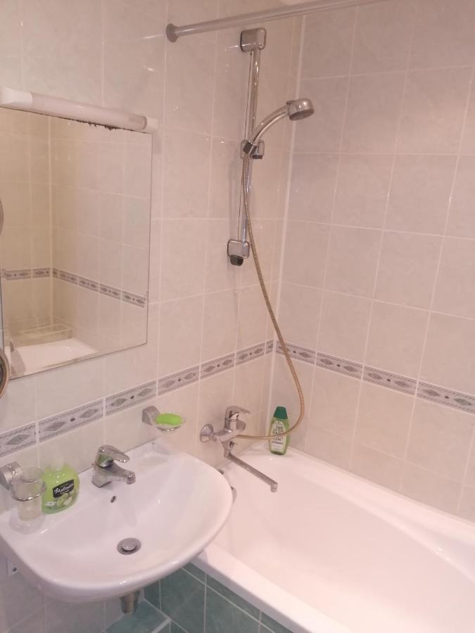 15 Minutes From The Beach And City Center 7 Minutes From The Airport Рига Экстерьер фото